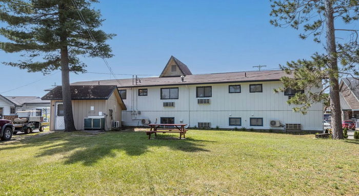 Coach House Motel (Waterway Inn) - Real Estate Photos (newer photo)